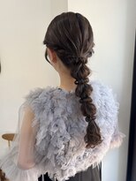 オンカン(onkan)&nbsp;ヘアアレンジ/ヘアセット/お呼ばれヘア/編みおろし／ゆるふわ