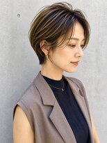 アイシー 関内(ICY) (ICY土屋)ショートヘアショートボブ白髪ぼかしハイライト