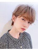 マニッシュ　ネイビーカラー　美髪　フレンチボブ　ショート