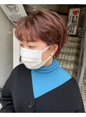 ピンクベージュ