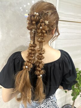 エルバイラビス 大宮(elu by lovis) 《Kanna》ヘアアレンジ/編みおろしツイン/結婚式/前髪パーマ