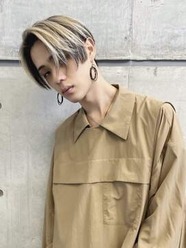 オーシャントーキョー ホワイト 原宿(OCEAN TOKYO WHITE) 前下がりセンターパートハンサムショート