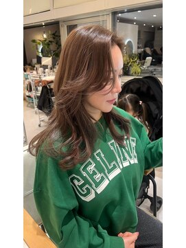 エヌ 大阪梅田店(enu) 【大阪梅田】艶々グレージュカラー×顔周りレイヤー