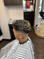 ジールアンドニコ(Zeal & nico.)&nbsp;極道パーマ＆スキンフェードカット