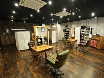 アイリーファンビリ(irie fambilly)の写真/【堺市/北花田駅】全員がスタイリストの少人数サロンでほぼマンツーマン施術☆アットホームな雰囲気です☆
