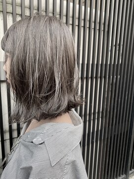 ノーム 横浜(NORM) ケアブリーチ トリプルカラー シルバー