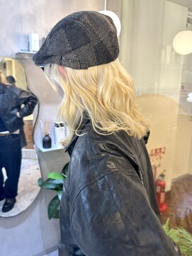 ジーナ 天神(Zina) 抜きっぱなしブロンド/ブリーチカラー/ケアブリーチ