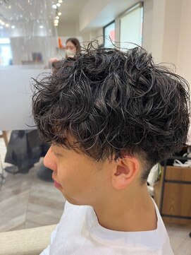 プラスイズム(PLUSISM) メンズパーマ