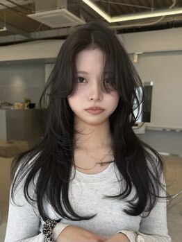 セーハ(CEJA)の写真/骨格・生え癖を見極め「似合う」を提案。トレンドのフェイスレイヤーやシースルーで理想の顔回りを実現。