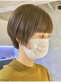 横浜西口イルミナカラーミディアムボブベージュアッシュグレー