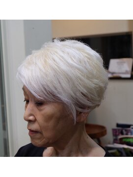 ガーデン ヘアー ワーク(garden hair work) 白＋ショート＝素敵！！