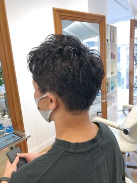 ヘッズ 本八幡店(HEADS) MEN'S HAIR  センターパート　ツイストスパイラル　コンマヘア