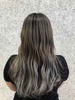 スリー(THREE)&nbsp;ホワイトハイライト