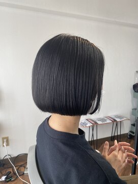 キアノス(kyanos) 黒髪艶ミニボブ/ワンレンボブ/切りっぱなし