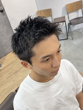 クオンヒール 淀屋橋店(QUON HEAL) スペインカール/スパイキーショート/フェザーパーマ/フェード×