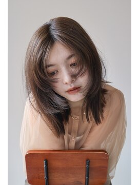 シスタ(SISTA) 切りっぱなしロブフェイスレイヤーアースカラー【自由が丘】