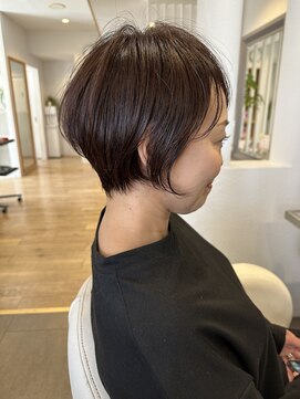 クマ(kuma.) 大人可愛い20代30代40代前下がりショートボブ丸みショート◎
