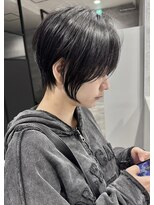 アンダーバーホワイト(_WHITE)&nbsp;大人可愛い20代30代40代ハイライト小顔ショートボブ