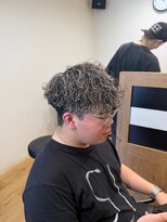 クロウ 豊川(CROW)&nbsp;ホワイトハイライト×ツイストスパイラル豊川メンズパーマ