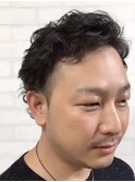 オフィスでも好印象のナチュラルワイルドパーマ