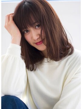 マリアバイアフロート(Maria by AFLOAT) ジェンダーレスにフェアリーワンカールな切りっぱなしボブ