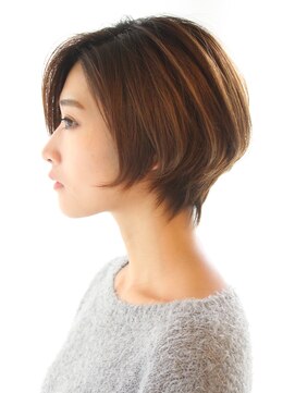 レウナ 外苑前(Reuna) 【３０代・４０代・５０代】大人の女性に人気の耳かけショート