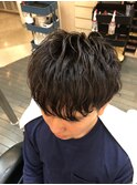 10代20代爽やか無造作ナチュラルパーマフェザーマッシュ