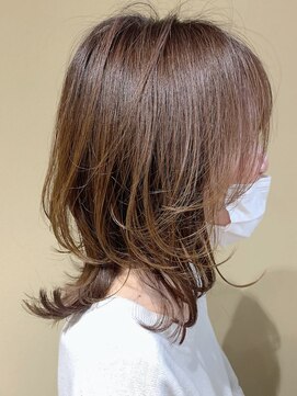 ゼン(Zen.) レイヤー/くびれミディ/大人可愛い/明るいグレイカラー/Zen.手塚