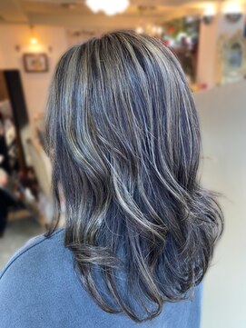 アルファ インタラクティブ エム フラワー(ALUFA interactive.M Flower) 30代40代ハイライトバレイヤージュ透明感外国人風ダブルカラー