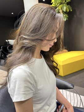 シティ(CITY) 毛流れと艶のあるヘア レイヤーカット オリーブベージュ ロング