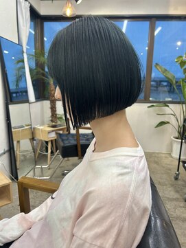 イット(it.) kana ミニボブ グリーン ケアブリーチ