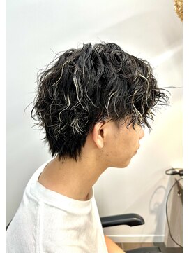 サロンドジョー(salon de joe) ハイライトパーマ 奥東 巧真