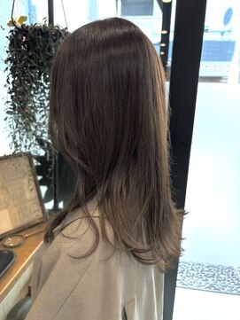 リノナ(Linona) やわらかミディアムワンカールパーマカーキグレージュ前髪錦糸町