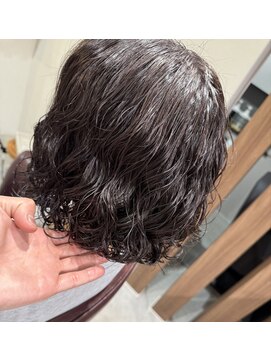 マアル(Maaru,) 暗髪パーマ
