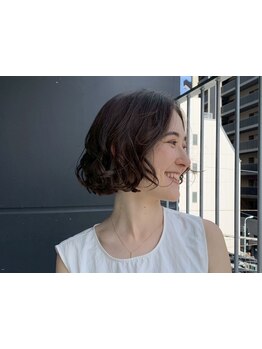 360°どこから見ても美しいシルエットのショートヘアに♪伸びても崩れにくく扱いやすいカットが好評◎