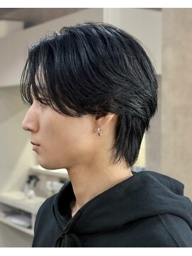 前上がりセンターパートウルフ