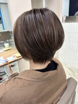 アヴァンス 箕面(AVANCE.)&nbsp;ショート×白髪ぼかし×イルミナカラー
