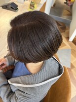 ラナ(LANA) 大人女性に人気白髪ぼかし×ショートヘア