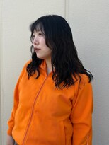 サーリー(SURLY) 結んでもオシャレな強すぎないウェーブのパーマ
