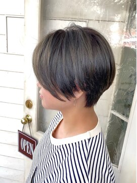 アミュレ(Amule) 大人女性の前下がりショート30代40代ヘアスタイル梅ヶ丘美容室