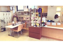 ヘアーアンドメイク マニス(hair&make manis)の雰囲気（野々市扇が丘、目の前にクスリのアオキがあります。#髪質改善）