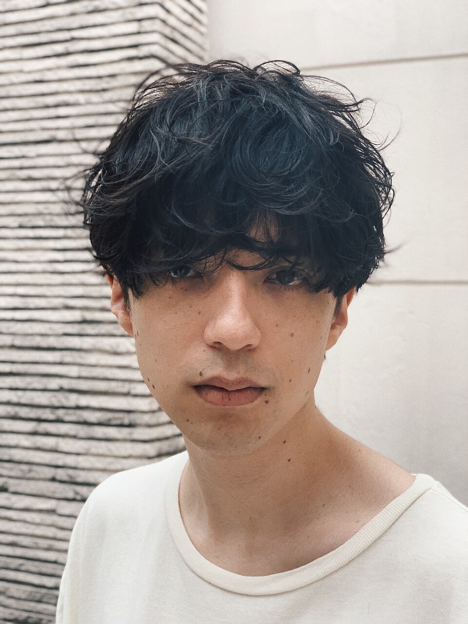 くせ毛風パーマ×ナチュラルツーブロックマッシュ：L173053947｜アット