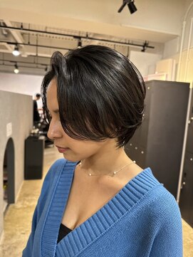 メリー オオサカ(Merly Osaka) ロングからバッサリショートレイヤーに!