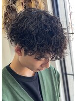 ネクストフォーヘアー(NEXT for hair)&nbsp;波巻きスパイラルパーマ 刈り上げ マッシュ 黒髪 ダウンバング