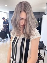 キング 枚方店(K!ng)&nbsp;ハイライトカラーミルクティーベージュケアブリーチダブルカラー