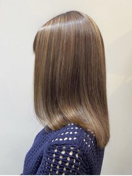 バランス 原宿 表参道(balance) 【白髪ぼかしハイライト】ハイライト入りヘーゼルベージュ