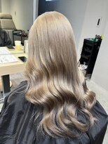 リア 布施店(Lia) ホワイトベージュ