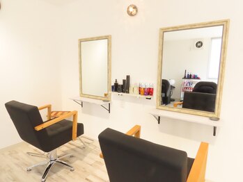 ミニマス(minimus)の写真/【忙しい日々に癒しを】髪も心も満たされる、大人女性のための上質空間。