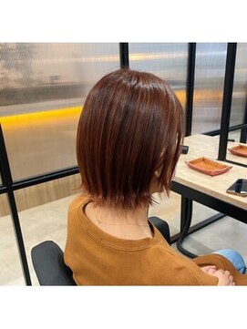 フープヘアールコレ(HOOP.HAIR Lukore) オレンジブラウン×ぱつっと切りりっぱなしボブ