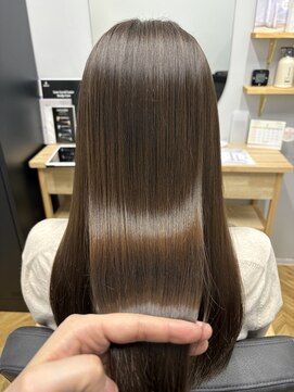 エン(en) 髪質改善ストレート×オリーブベージュ